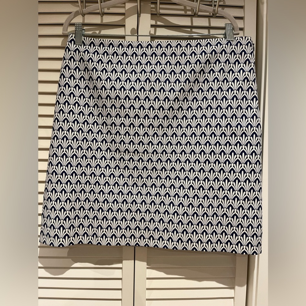 Talbots White and Navy Blue Women’s Skirt size 12